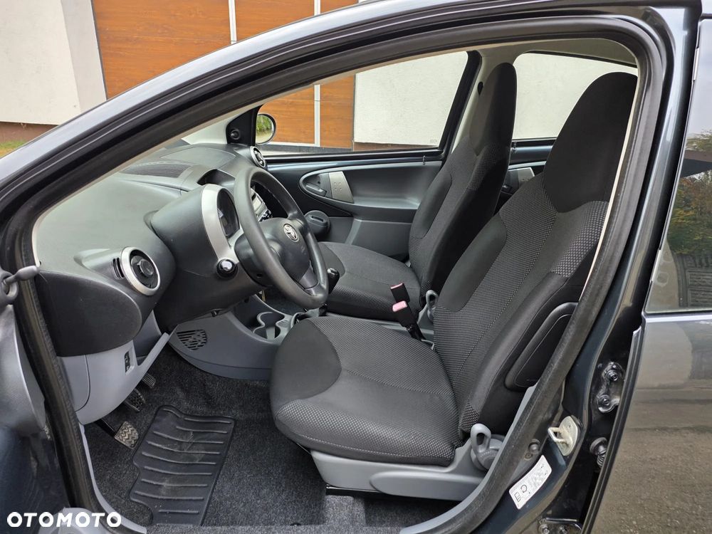 Toyota Aygo Black - 8