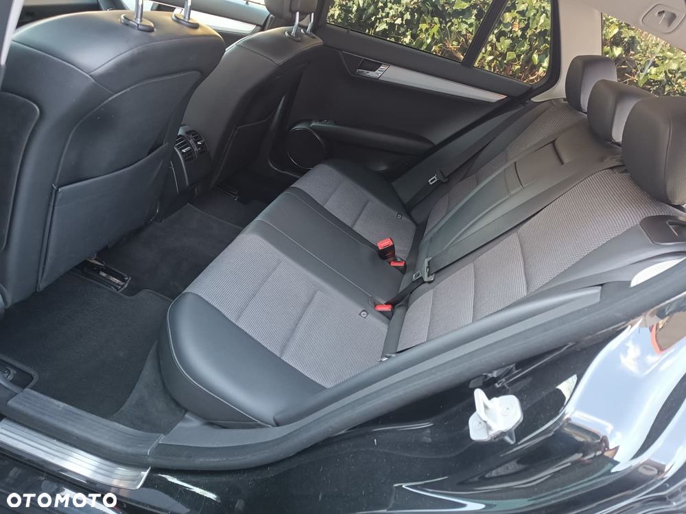 Mercedes-Benz Klasa C 220 CDI DPF Automatik Avantgarde - 26