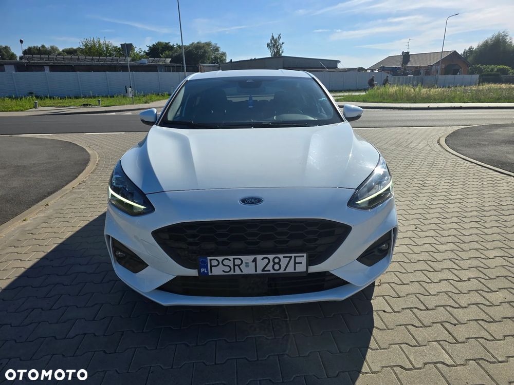 Ford Focus 1.5 EcoBoost ST-Line - 12