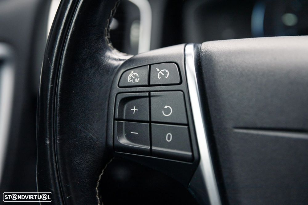 Volvo V60 2.4 D6 Momentum AWD Phev - 30