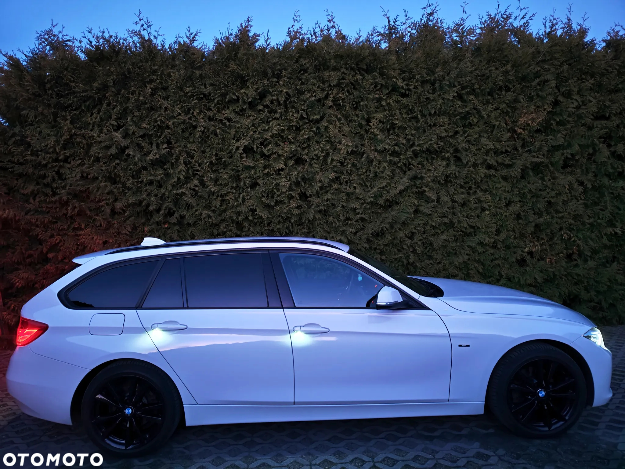BMW Seria 3 320d Touring xDrive Sport Line - 4