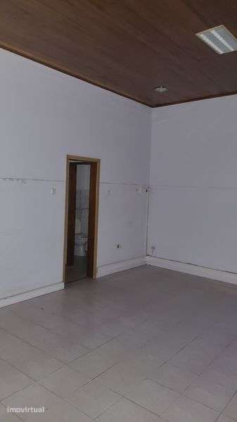 Vende-se loja em Mem Martins Sintra - Grande imagem: 2/7