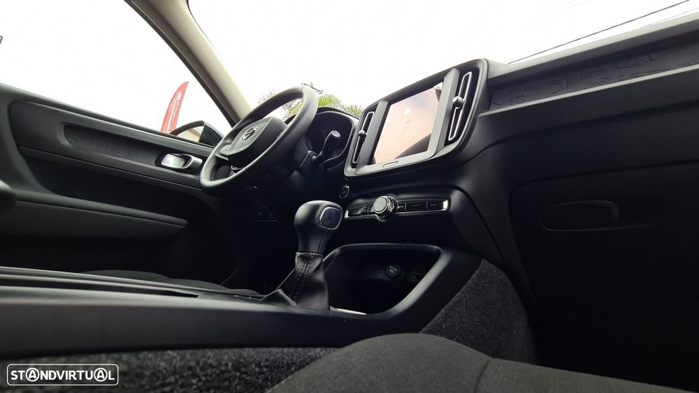 Volvo XC 40 1.5 T2 Momentum Plus - 21