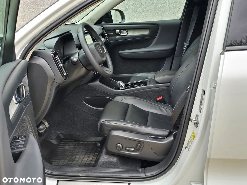 Volvo XC 40 B5 B AWD Inscription - 17