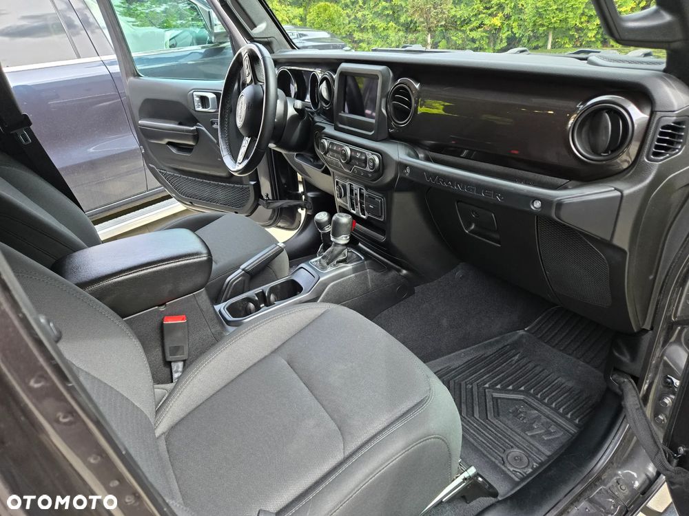 Jeep Wrangler - 19