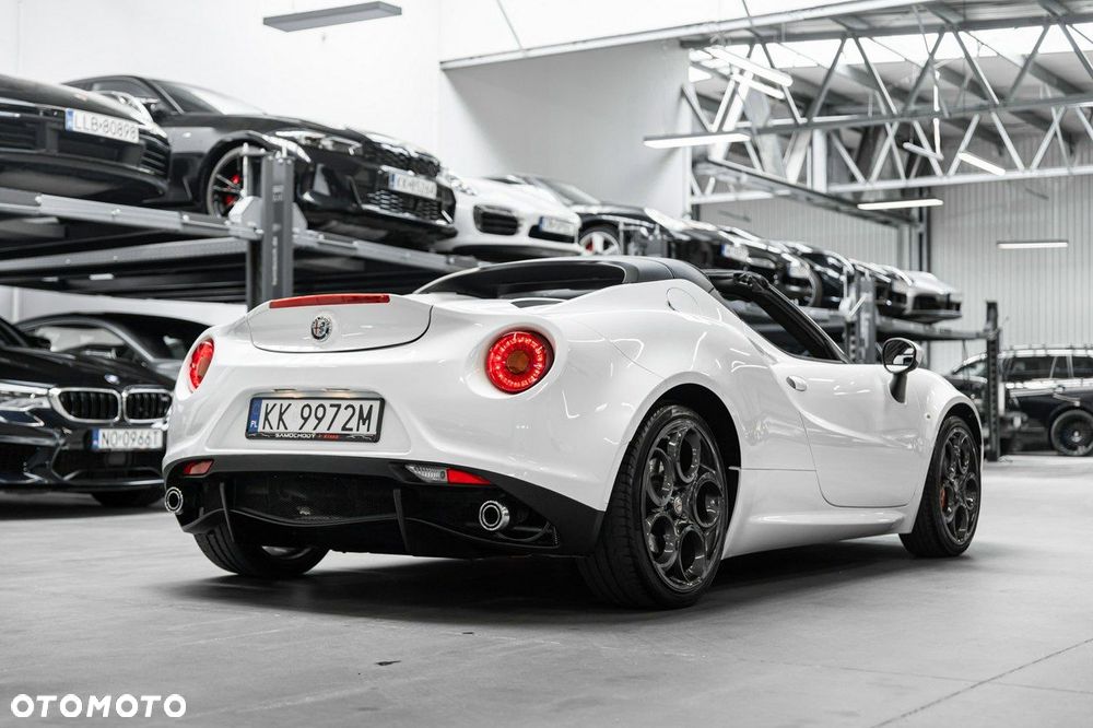 Alfa Romeo 4C - 8