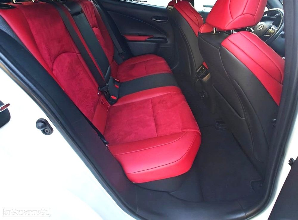 Lexus UX 250h F Sport - 12