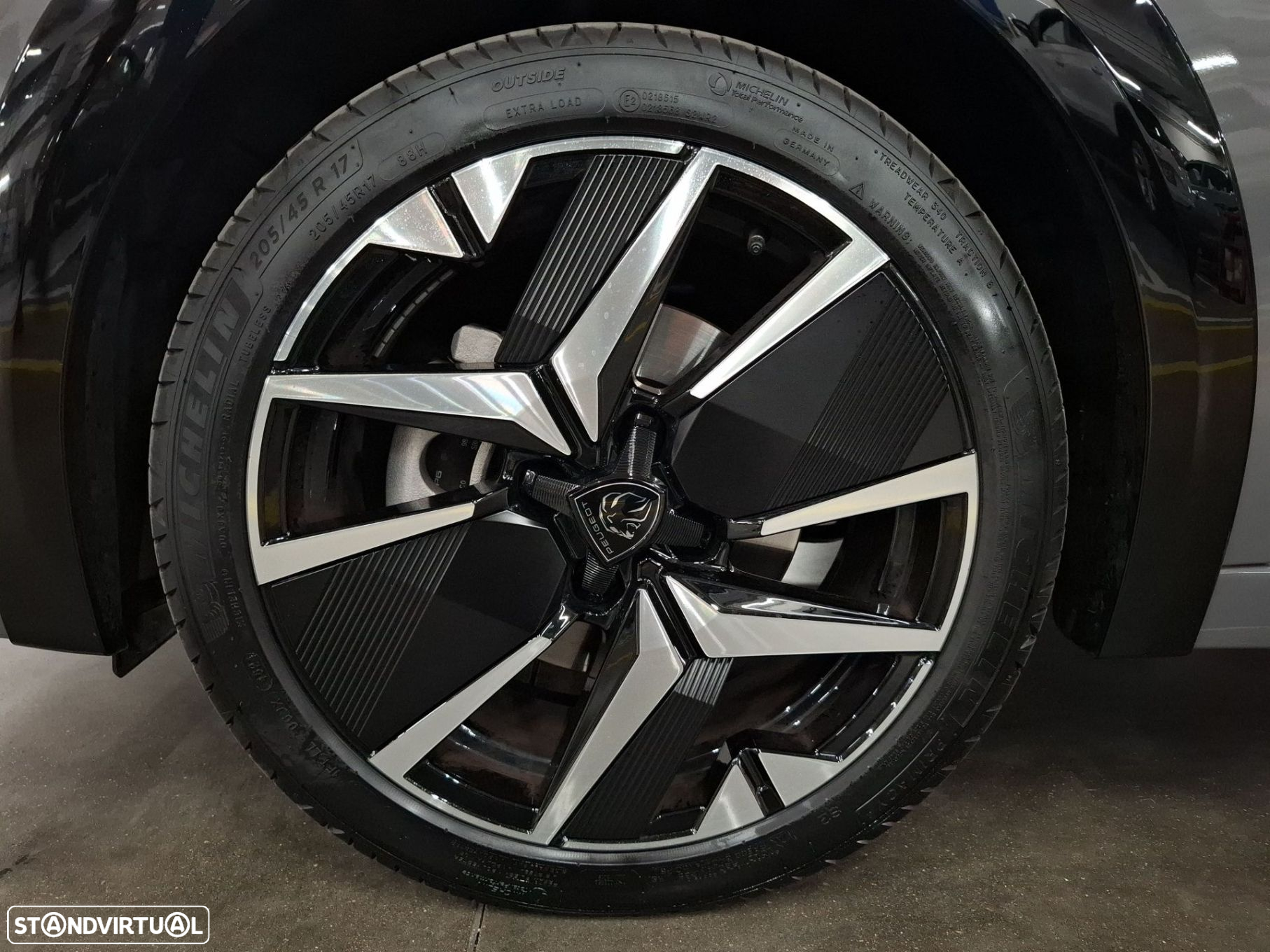 Peugeot 208 1.2 Hybrid GT e-DCS6 - 27