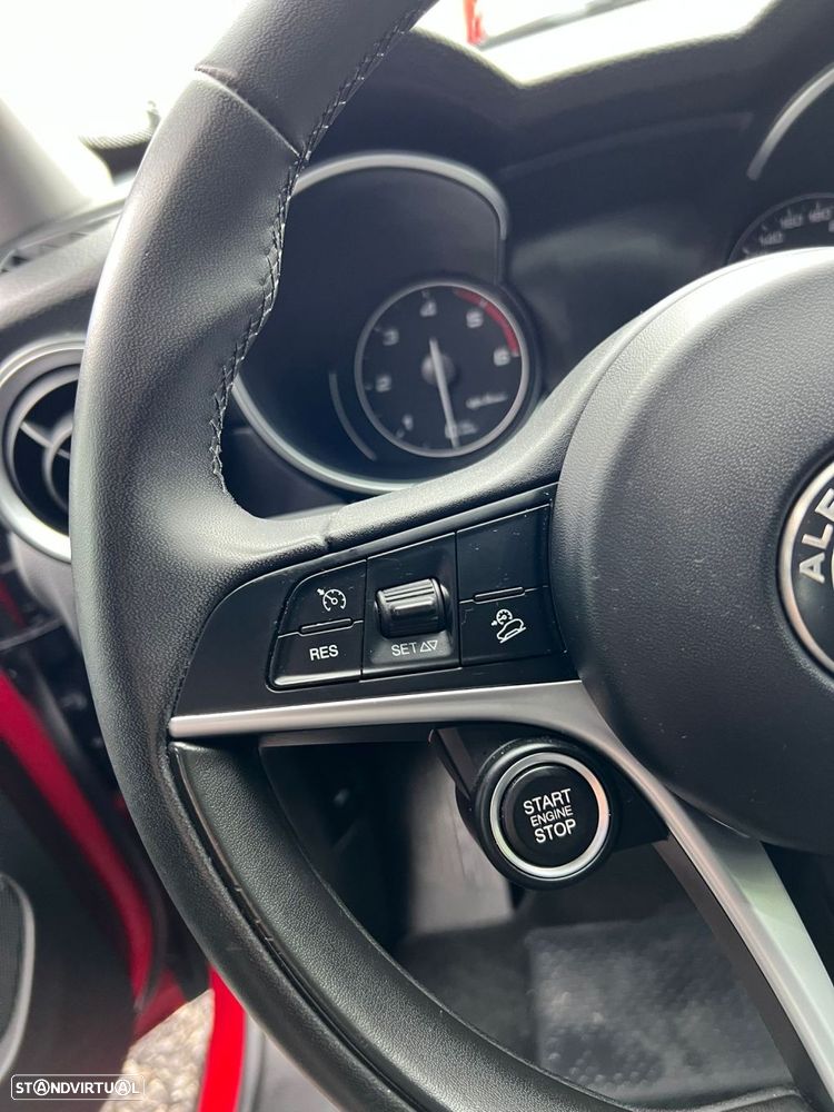 Alfa Romeo Stelvio 2.2 D Super AT8 - 32