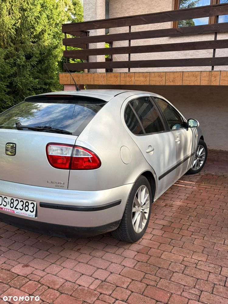 Seat Leon 1.8 Signo - 4