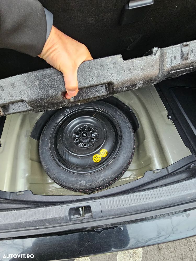 Toyota Camry Executive - 27