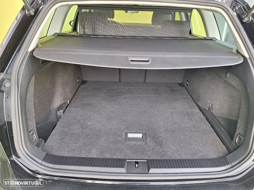 VW Passat Variant 2.0 TDi Business DSG - 28