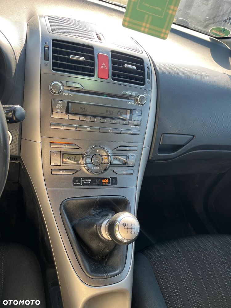 Toyota Auris 2.0 D-4D Team - 8