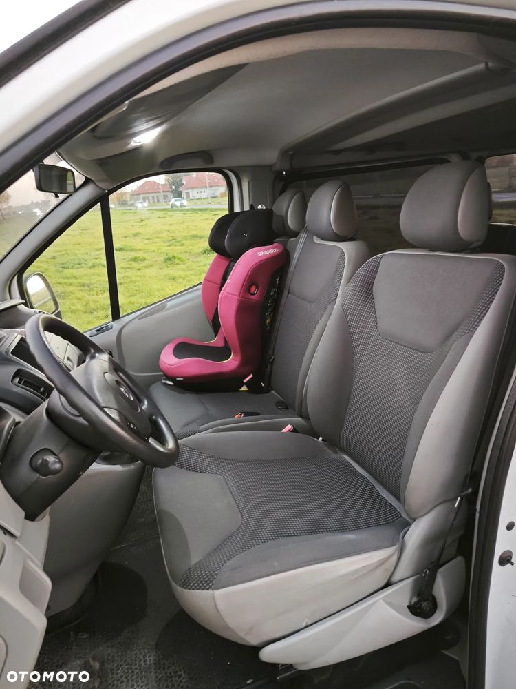 Opel Vivaro 2011 photo 5