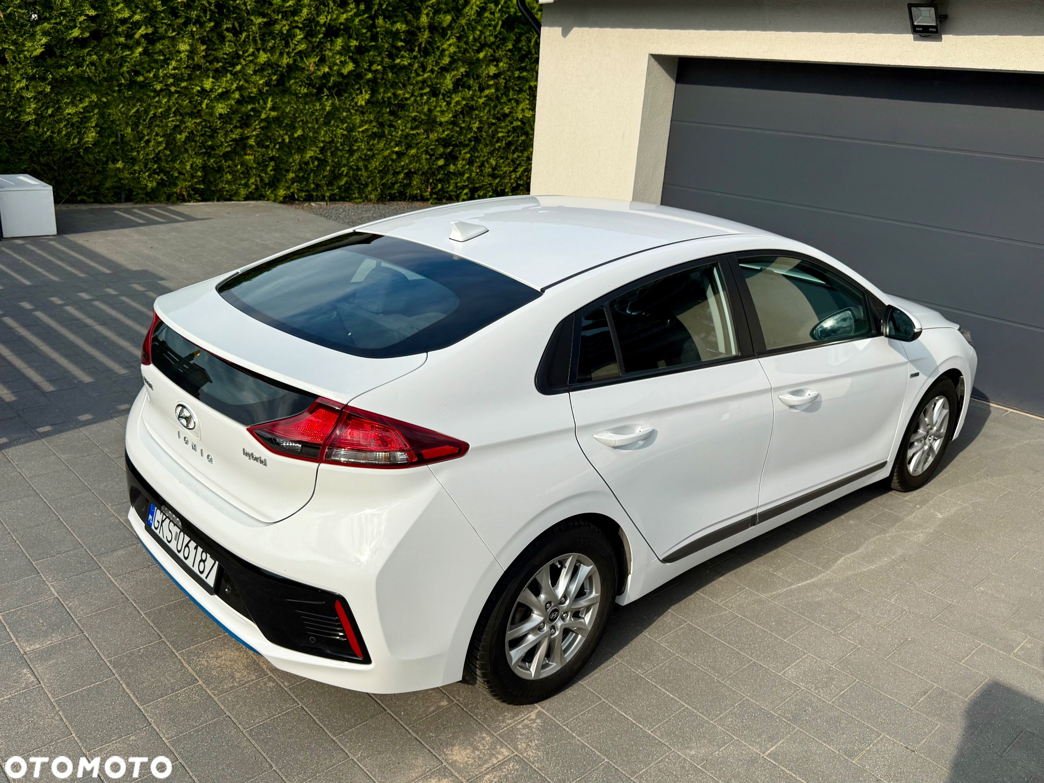 Hyundai IONIQ Hybrid 1.6 GDI Premium - 21