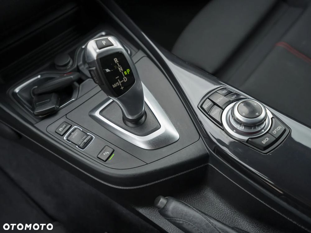 BMW Seria 1 116d Sport Line - 33