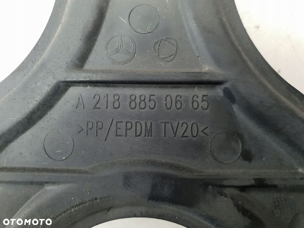 MERCEDES W218 ŚLIZG UCHWYT ZDERZAKA TYŁ A2188850665 - 3