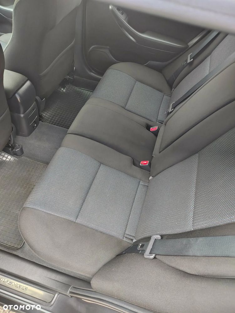 Toyota Avensis 2.2 D-4D X Premium - 15