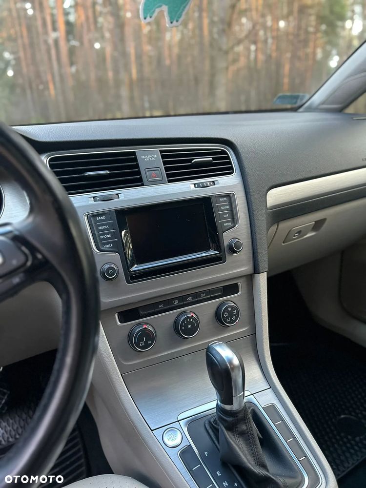 Volkswagen Golf - 18