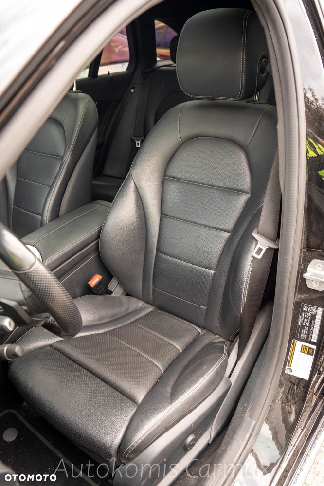 Mercedes-Benz Klasa C 300 9G-TRONIC - 17