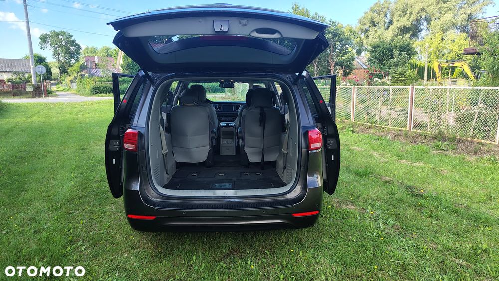 Kia Sedona 3.8 V6 LX - 23