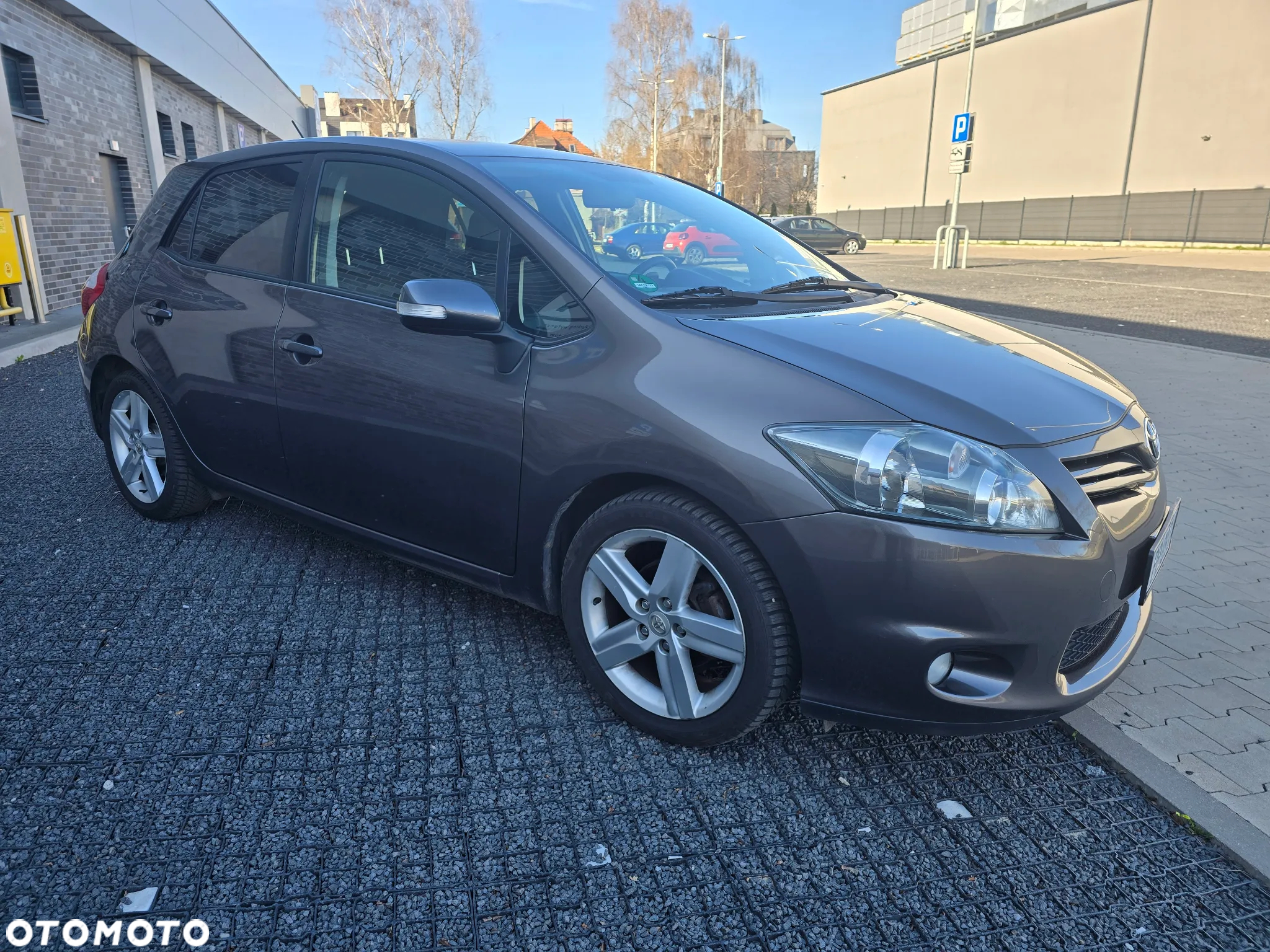 Toyota Auris 1.6 Premium + - 5