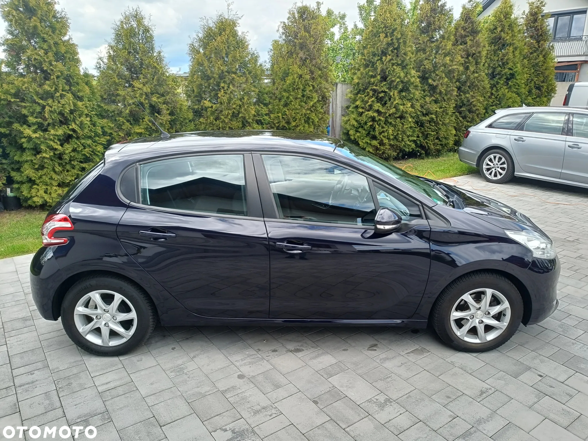 Peugeot 208 - 32