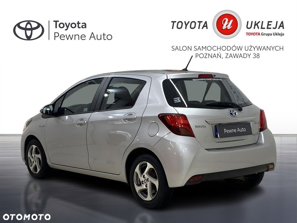 Toyota Yaris Hybrid 100 Premium - 9