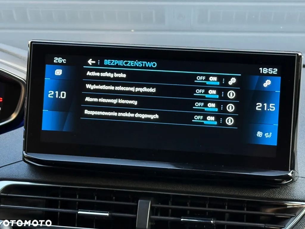 Peugeot 3008 1.5 BlueHDi Allure S&S EAT8 - 27