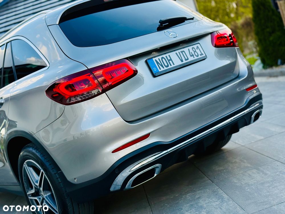 Mercedes-Benz GLC 200 4Matic 9G-TRONIC AMG Line Plus - 35