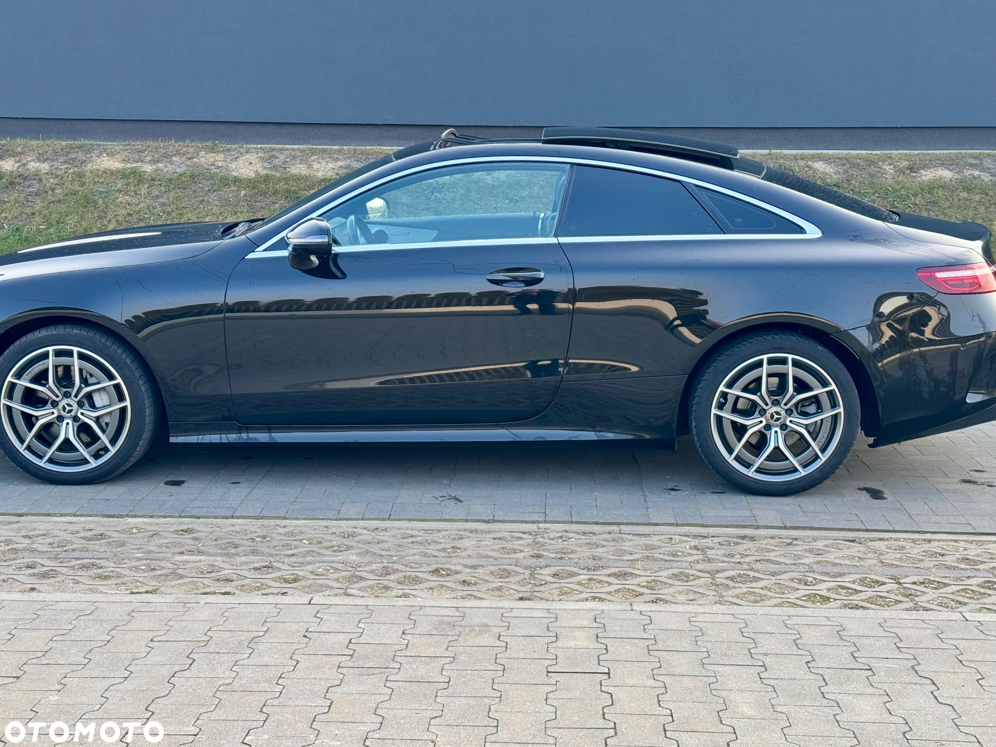 Mercedes-Benz Klasa E 220 d Coupe 4-Matic AMG - 21