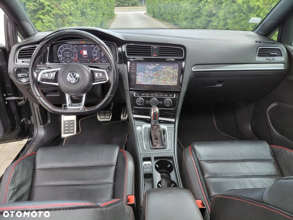 Volkswagen Golf - 36