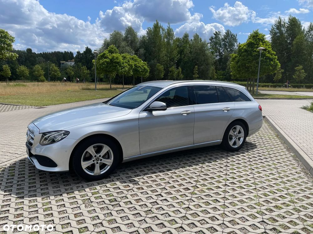 Mercedes-Benz Klasa E 220 d 9G-TRONIC Avantgarde - 4