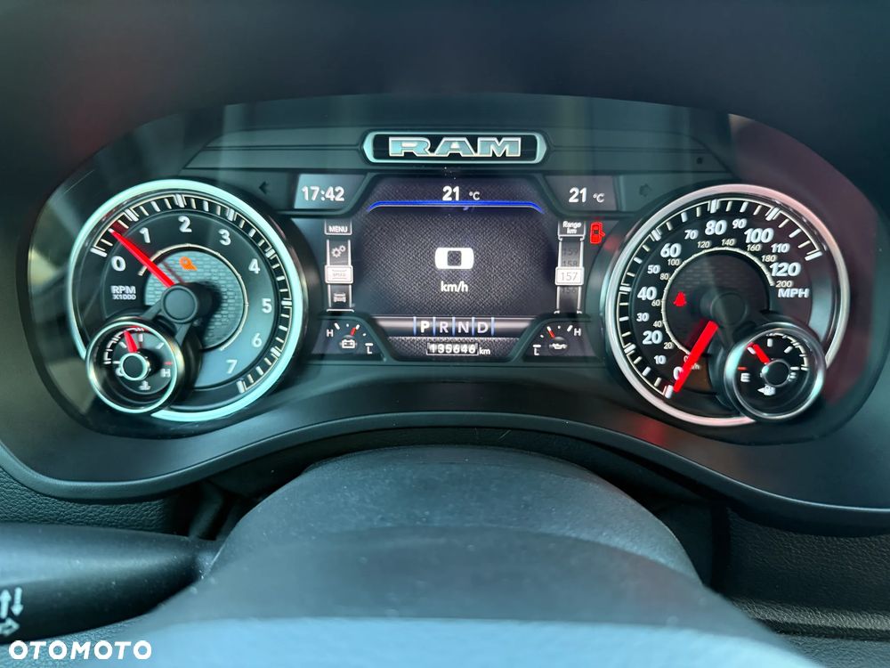 RAM 1500 Crew Cab Shortbed Bighorn - 11