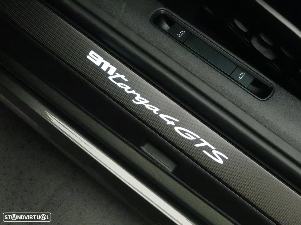 Porsche 911 (992) Targa 4 GTS PDK - 25