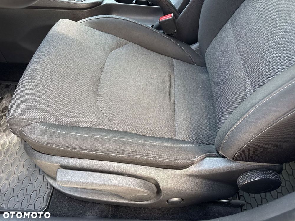 Hyundai i30 1.6 D Comfort - 12