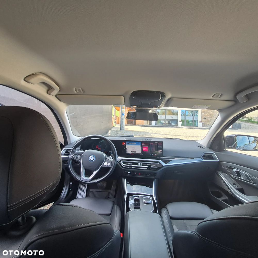 BMW Seria 3 330e xDrive Sport Line - 19
