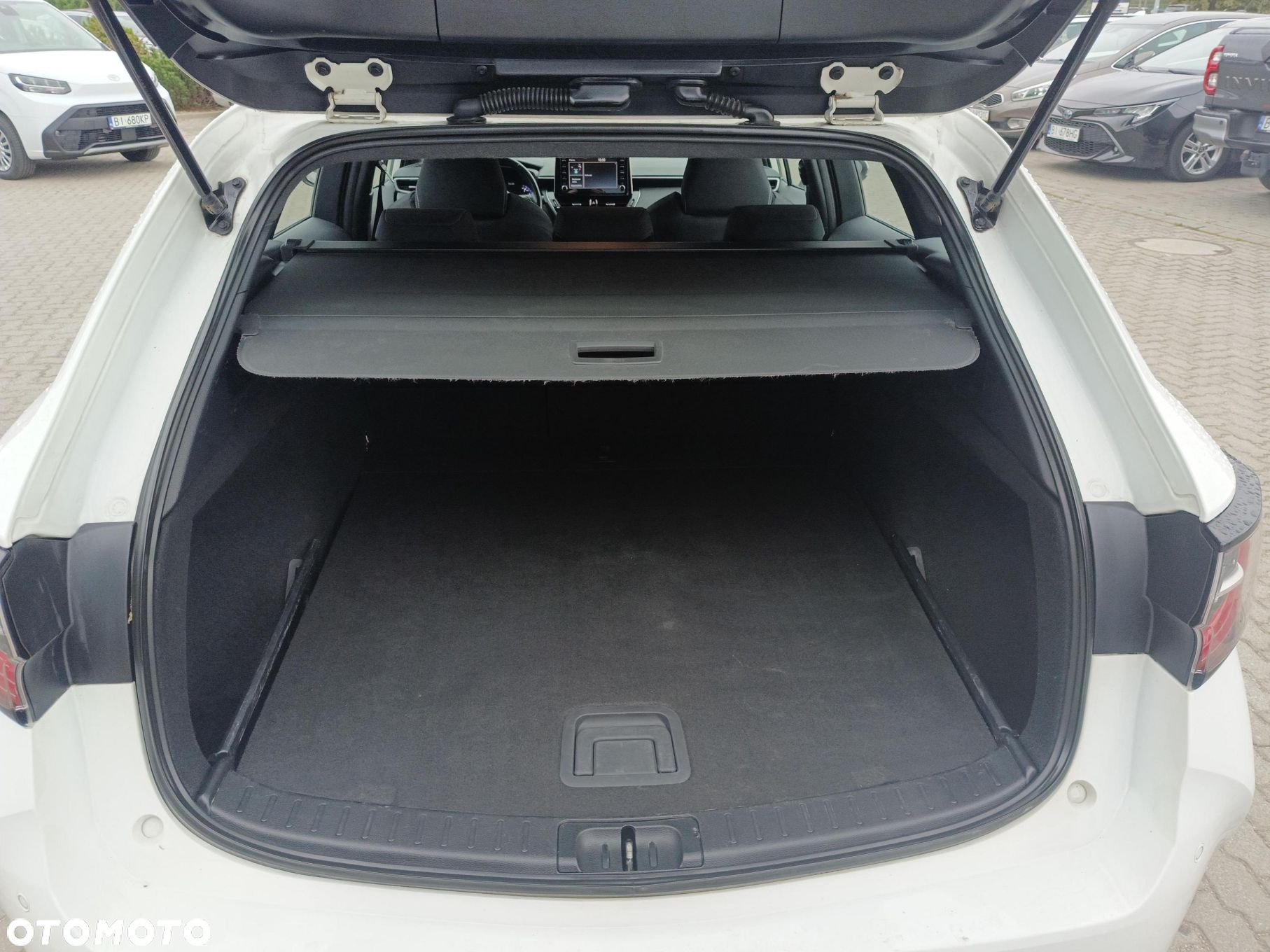 Toyota Corolla 1.8 Hybrid Comfort - 12