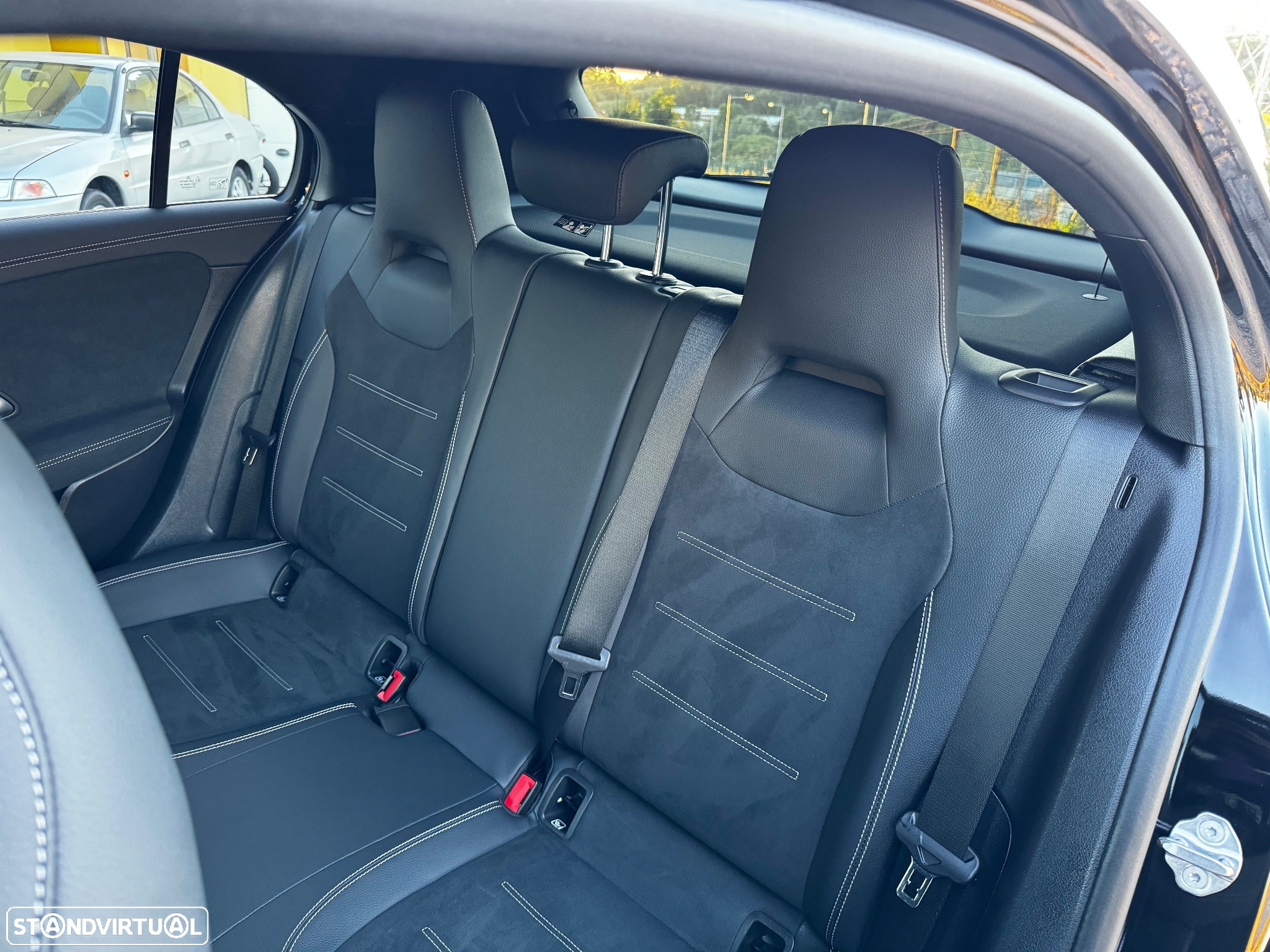 Mercedes-Benz A 250 e AMG Line - 24