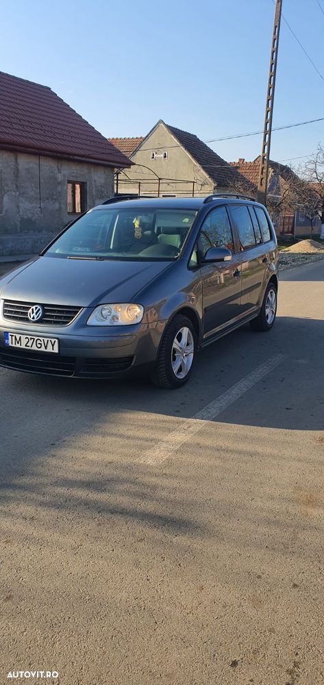 Volkswagen Touran 1.9 TDI Highline - 8