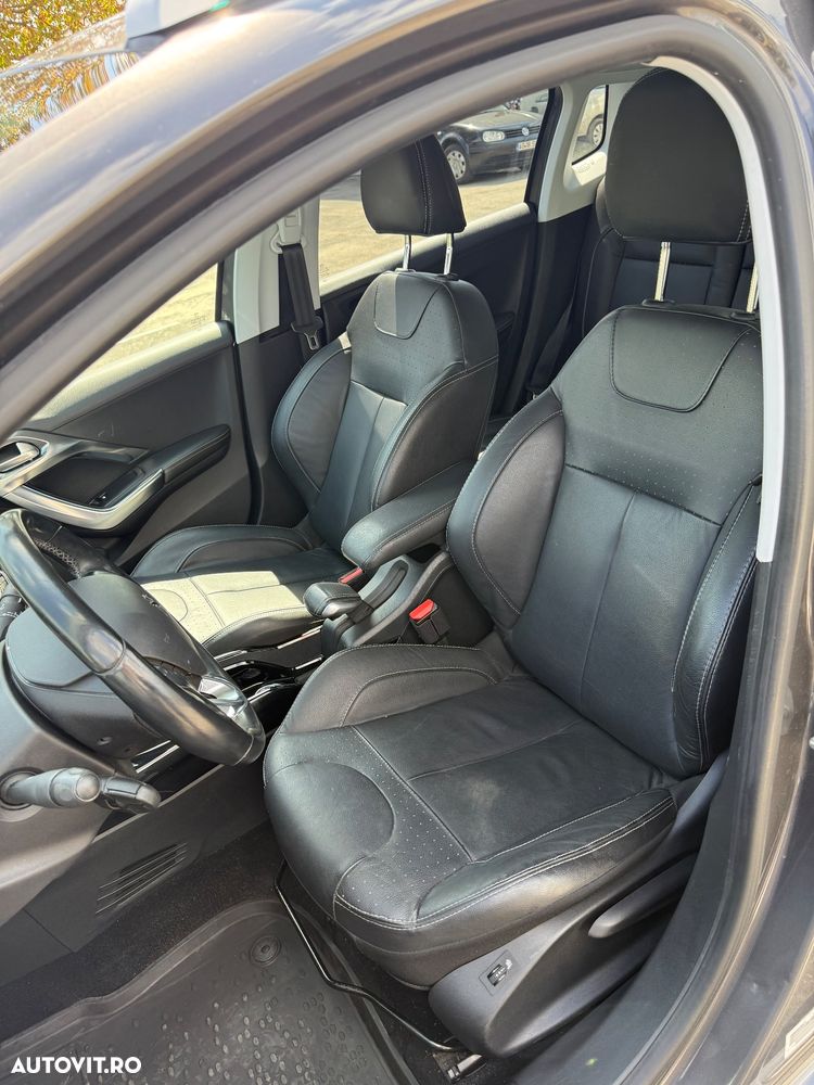Peugeot 2008 BlueHDi FAP 120 STOP & START EAT6 Allure - 13