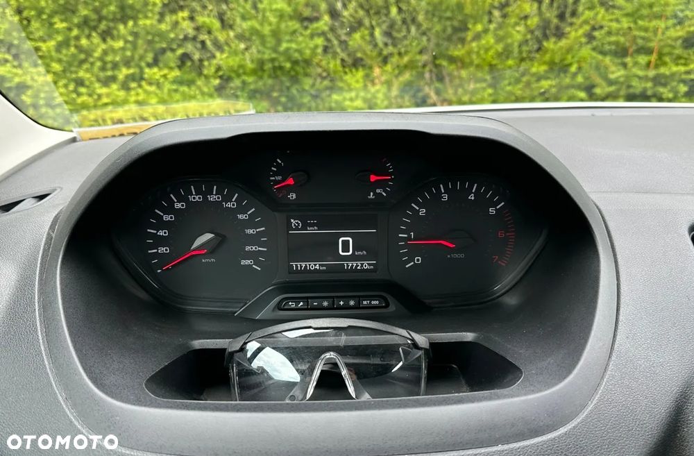 Peugeot Partner BlueHDi 100 Stop&Start Allure - 21