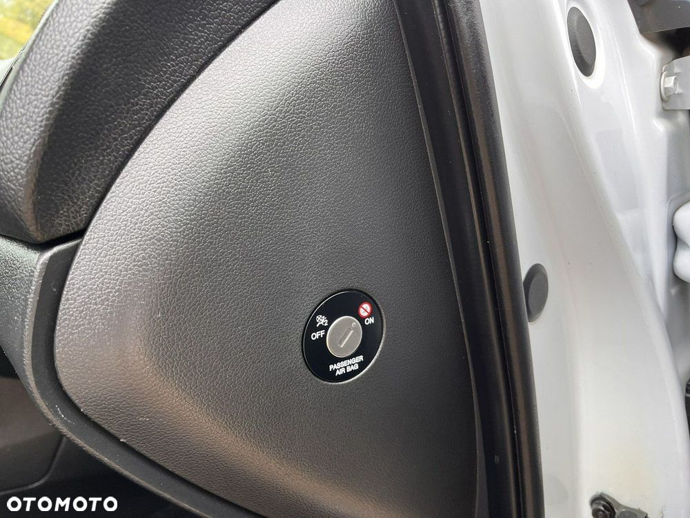 Kia Ceed 1.6 GDI Dream Team Edition - 23