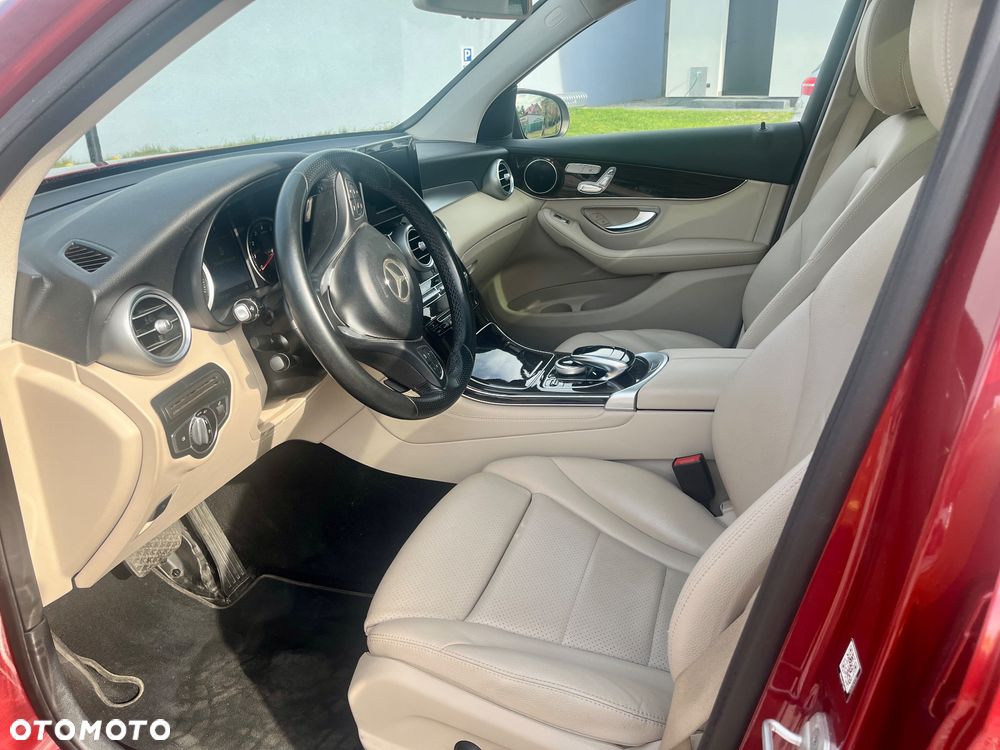 Mercedes-Benz GLC 300 4Matic 9G-TRONIC - 12