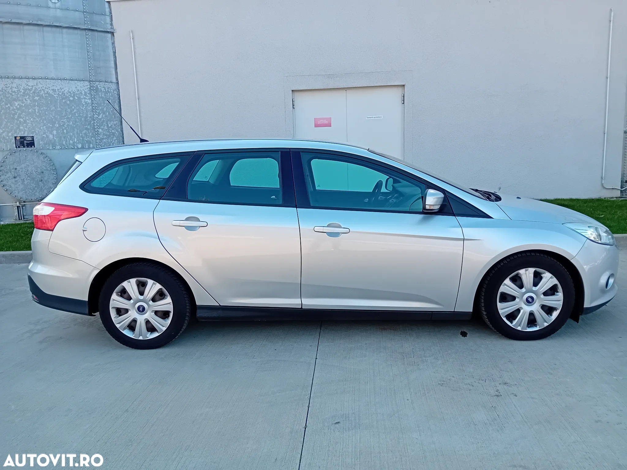 Ford Focus Turnier 1.6 TDCi DPF Start-Stopp-System SYNC Edition - 21