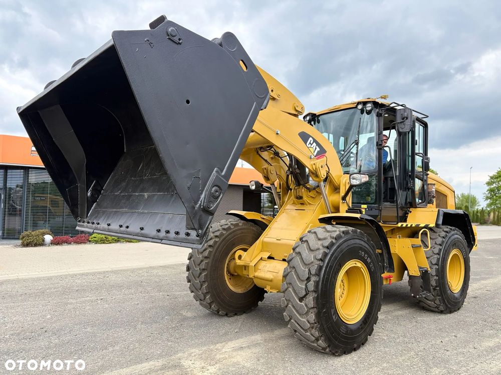 Caterpillar 930M - 11
