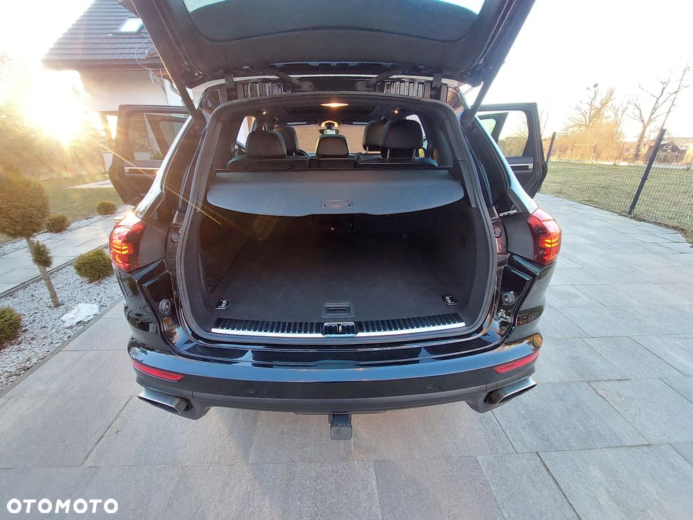 Porsche Cayenne - 27