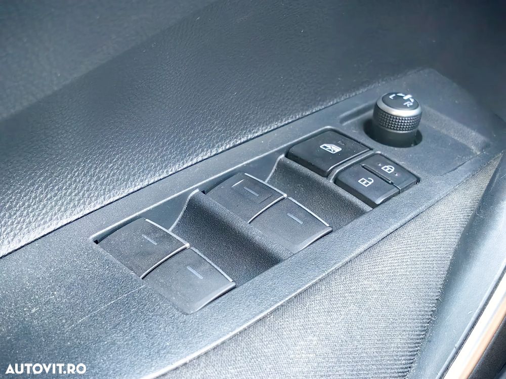 Toyota Corolla 1.8 HSD Dynamic - 28