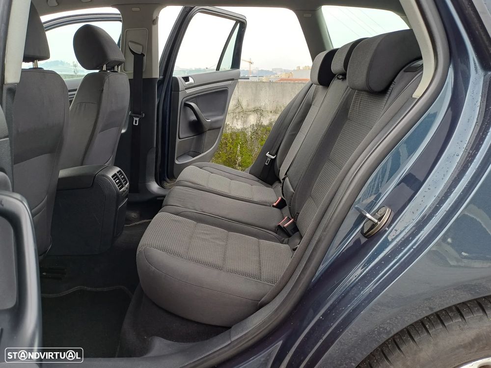 VW Golf Variant 1.6 TDi Confortline - 37