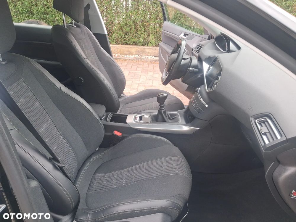 Peugeot 308 - 17